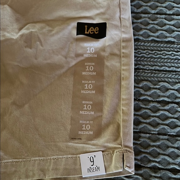 Lee women’s Tan Shorts Refular Fit Mid Rise size 10 NWT - Picture 2 of 6